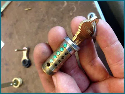 Fort Lauderdale Advantage Locksmith Fort Lauderdale, FL 954-281-3393 Fort Lauderdale Advantage Locksmith Fort Lauderdale, FL 954-281-3393 - 65-9